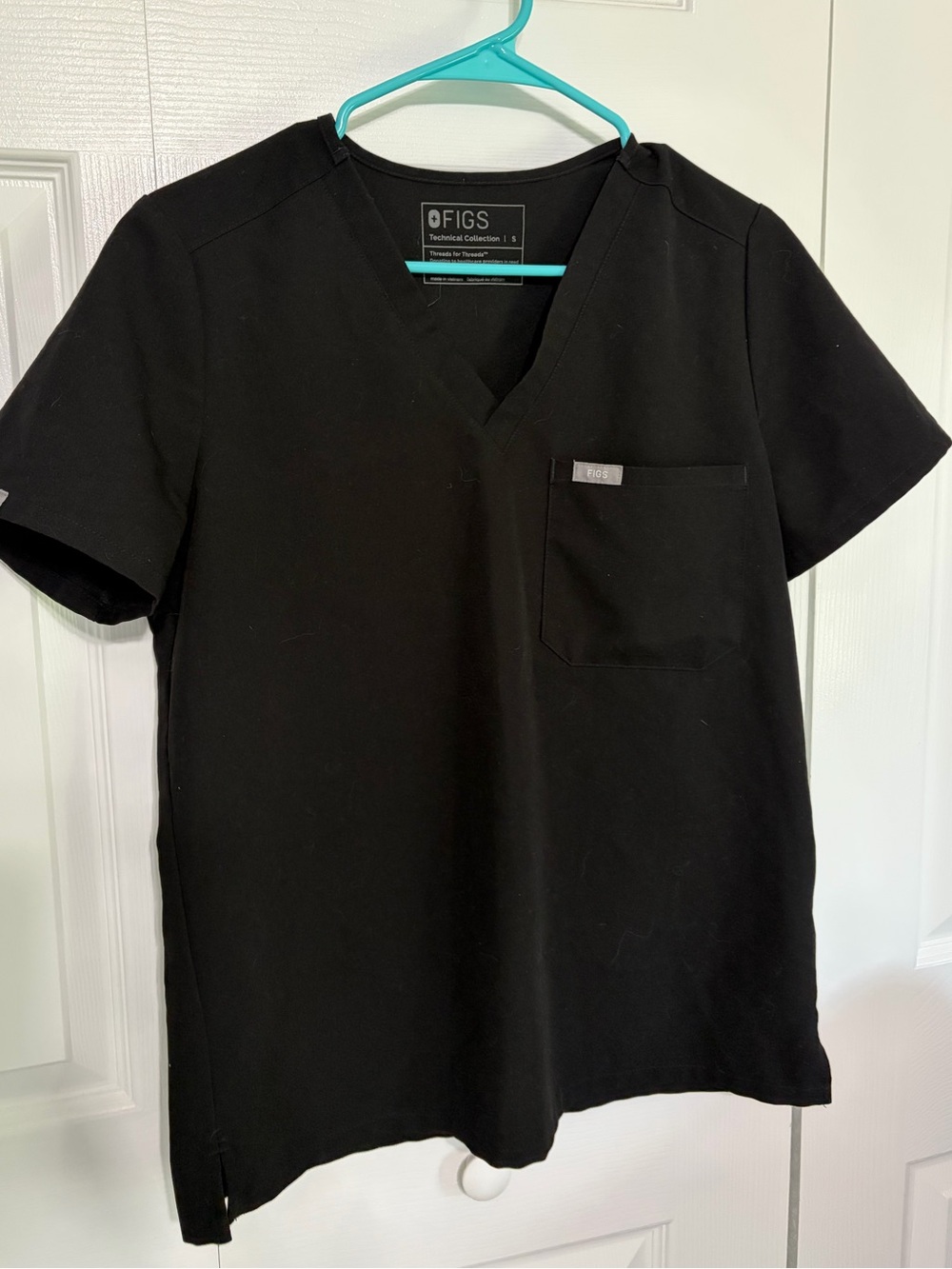 Black figs scrub top S